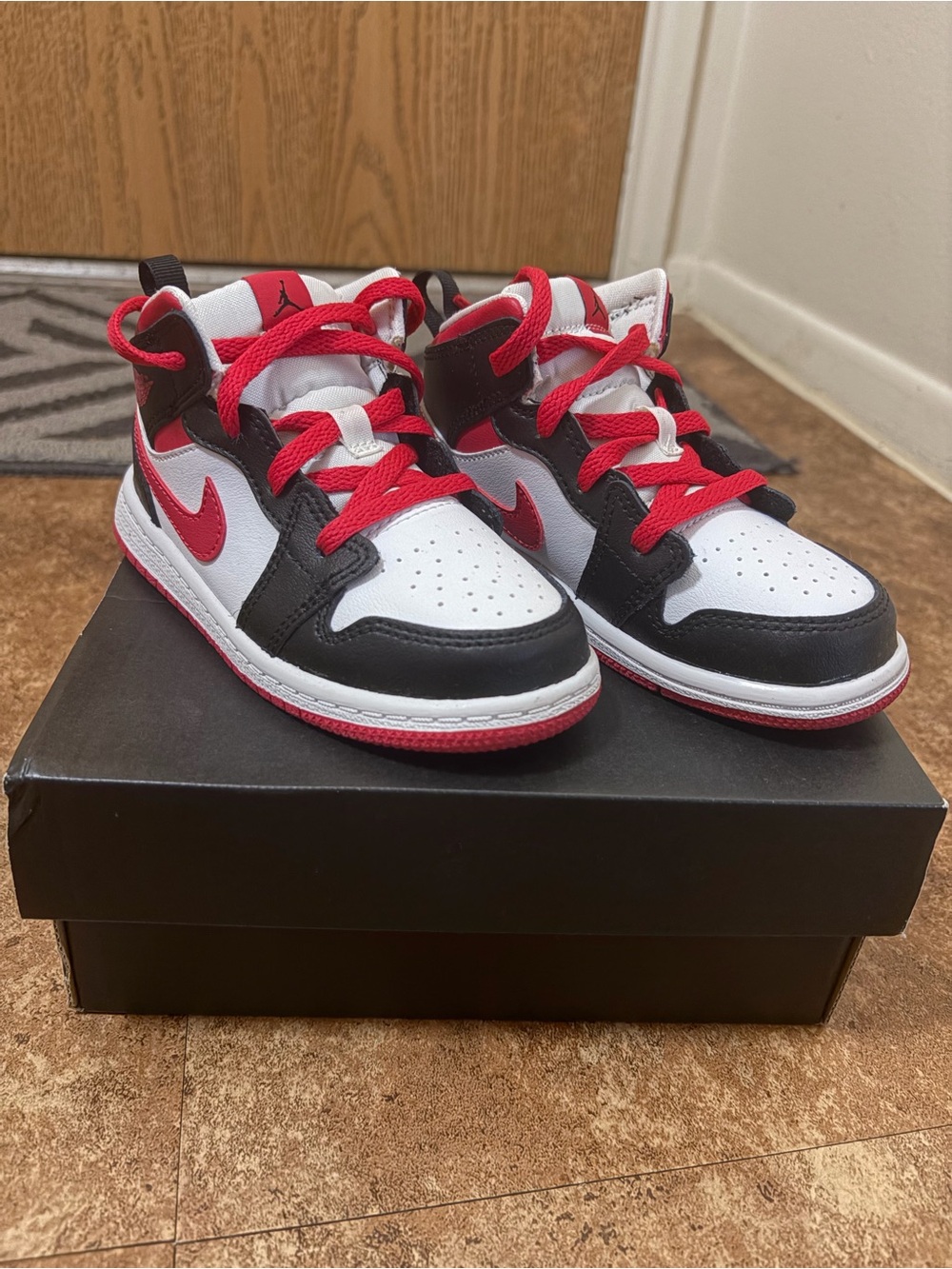 Nike Air Jordan 1 Mid TD 'Black Fire Red' Toddler Size 9